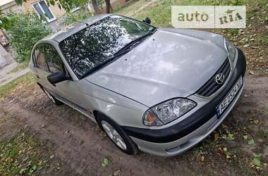 Седан Toyota Avensis 2002 в Дніпрі