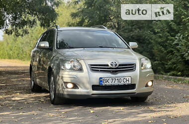 Универсал Toyota Avensis 2007 в Ровно