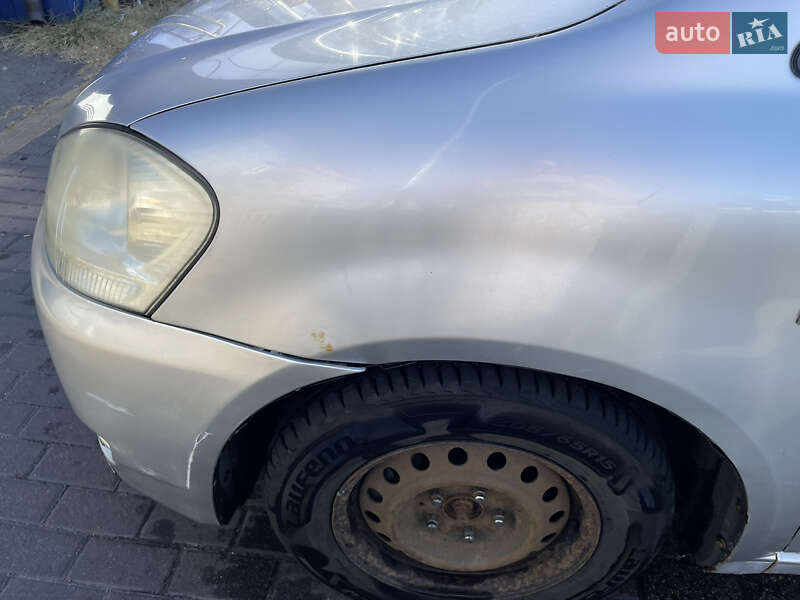 Універсал Toyota Avensis 2001 в Києві