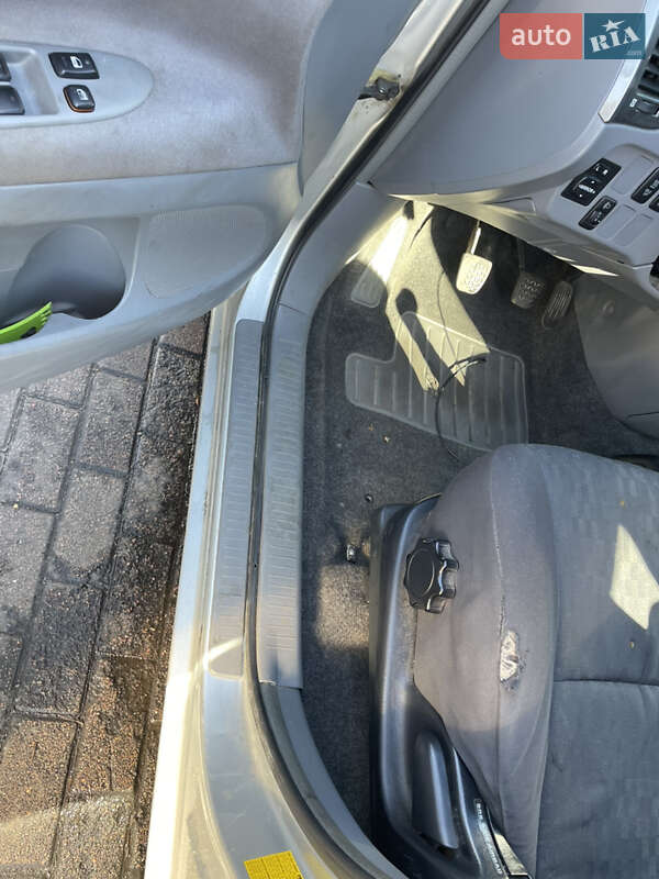 Універсал Toyota Avensis 2001 в Києві