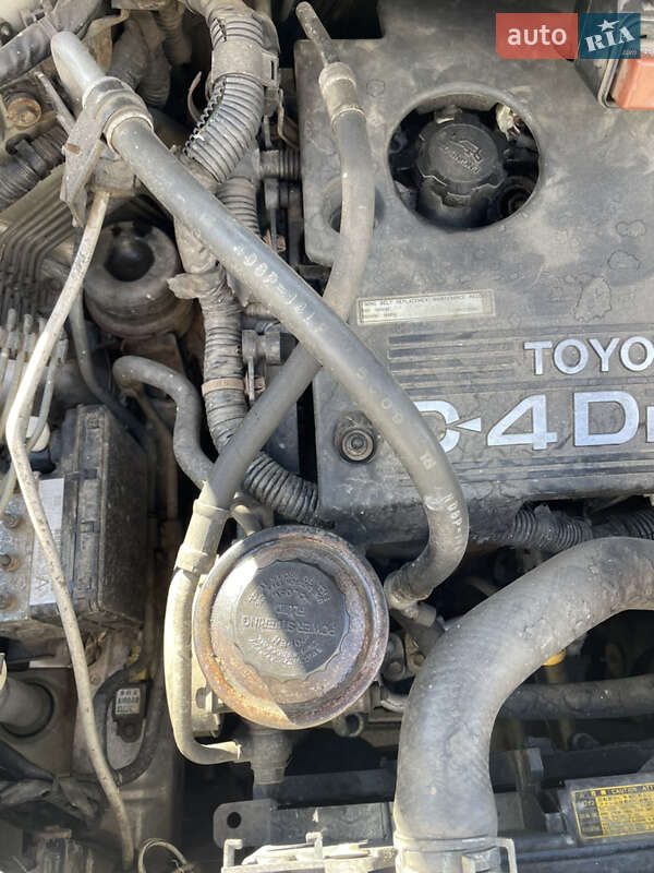 Універсал Toyota Avensis 2001 в Києві