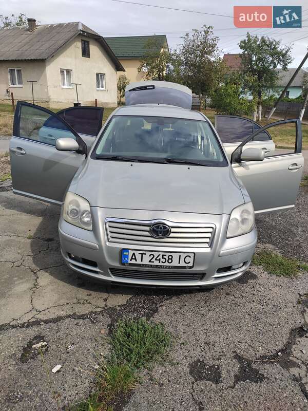 Toyota Avensis 2003