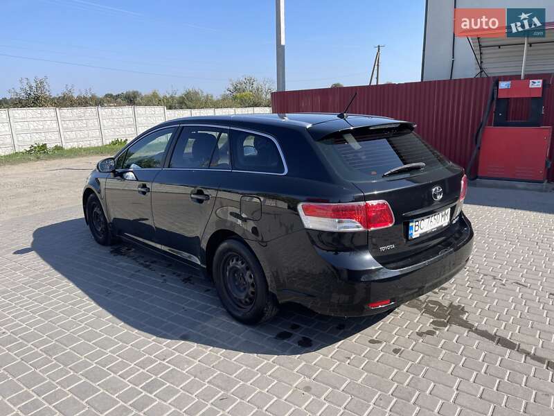 Універсал Toyota Avensis 2011 в Кам'янці-Бузькій