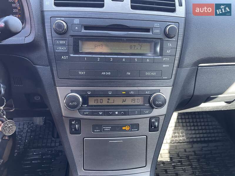 Універсал Toyota Avensis 2011 в Кам'янці-Бузькій