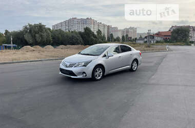 Седан Toyota Avensis 2012 в Киеве