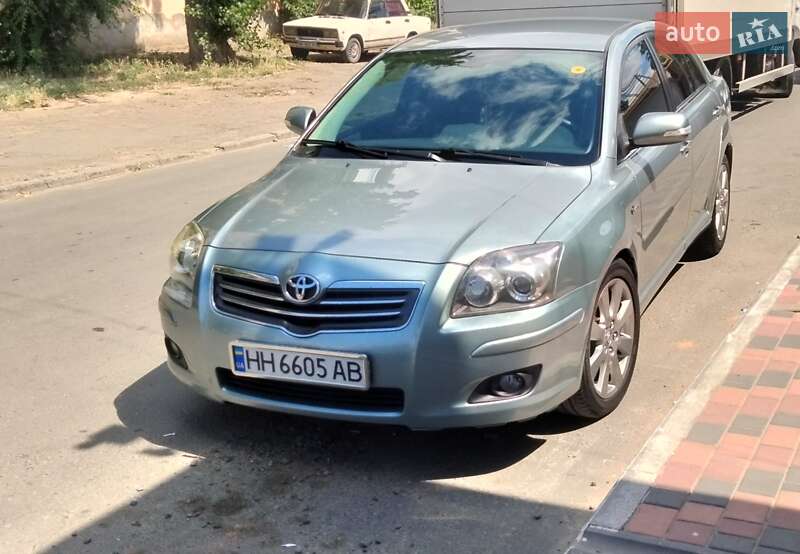 Лифтбек Toyota Avensis 2007 в Измаиле