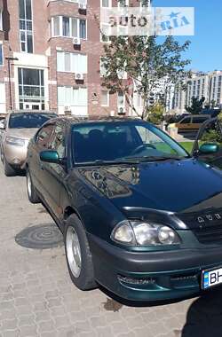 Седан Toyota Avensis 1998 в Одессе