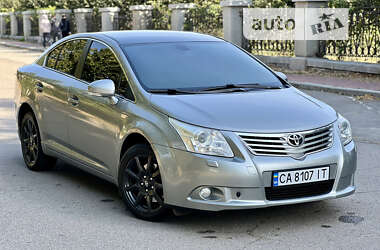 Седан Toyota Avensis 2008 в Умани