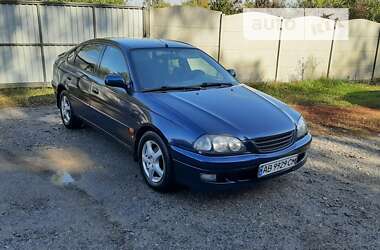 Ліфтбек Toyota Avensis 1999 в Бару