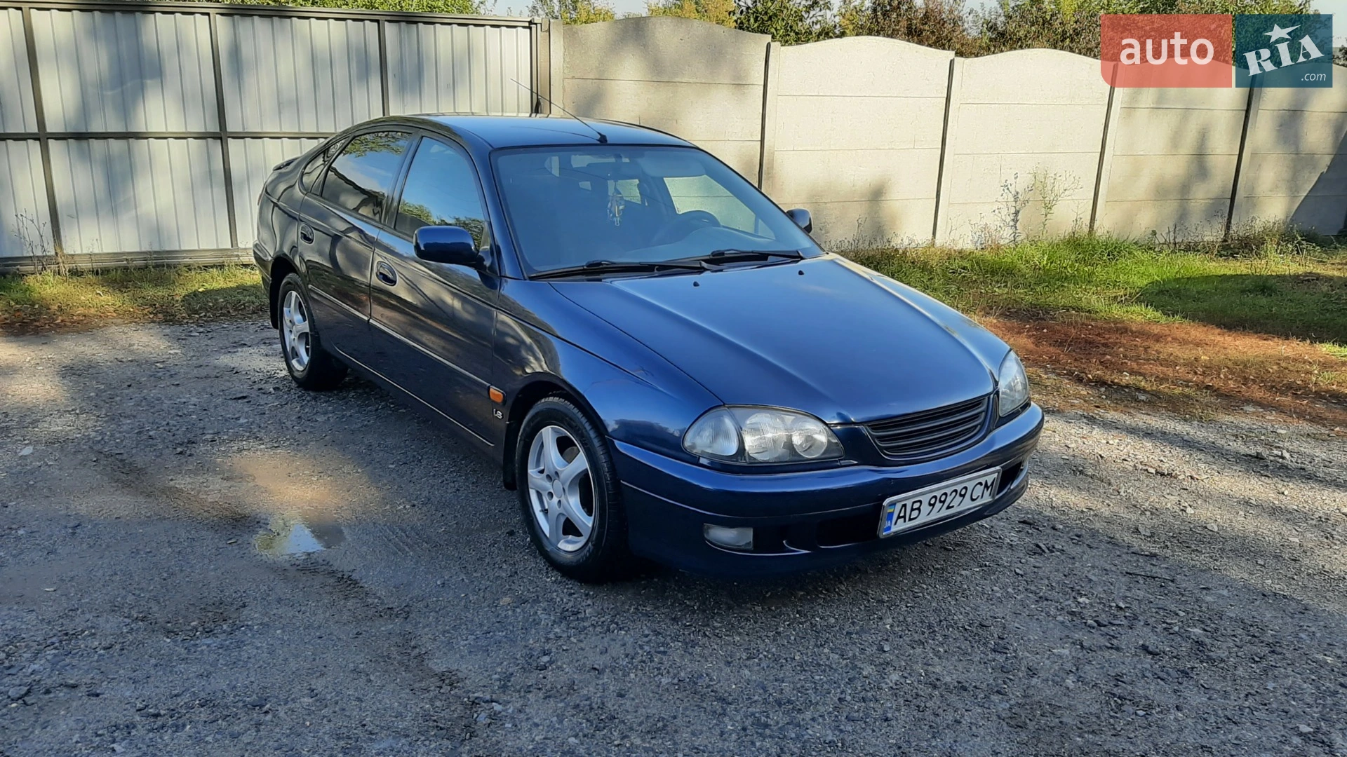 Toyota Avensis I