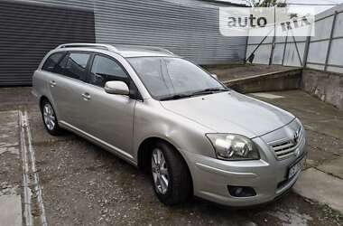 Універсал Toyota Avensis 2006 в Чернівцях