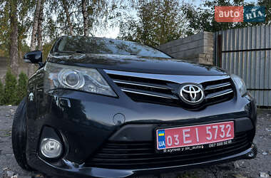 Универсал Toyota Avensis 2013 в Кременце