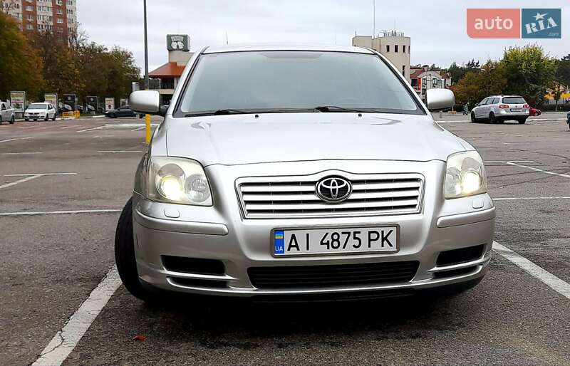 Седан Toyota Avensis 2004 в Броварах