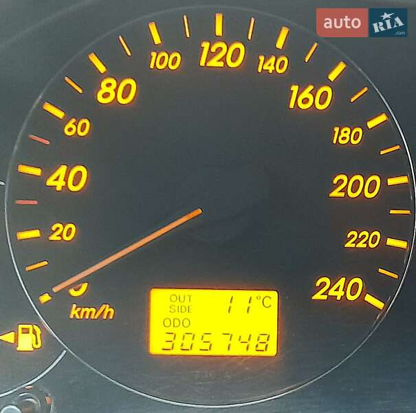 Седан Toyota Avensis 2004 в Броварах