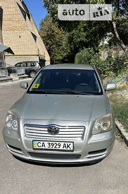 Седан Toyota Avensis 2004 в Умані