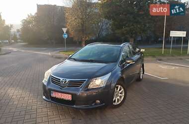 Універсал Toyota Avensis 2011 в Луцьку