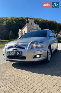 Седан Toyota Avensis 2006 в Львові