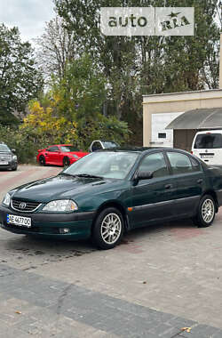 Седан Toyota Avensis 2002 в Запорожье