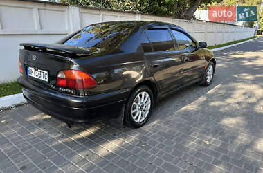 Седан Toyota Avensis 1998 в Одесі