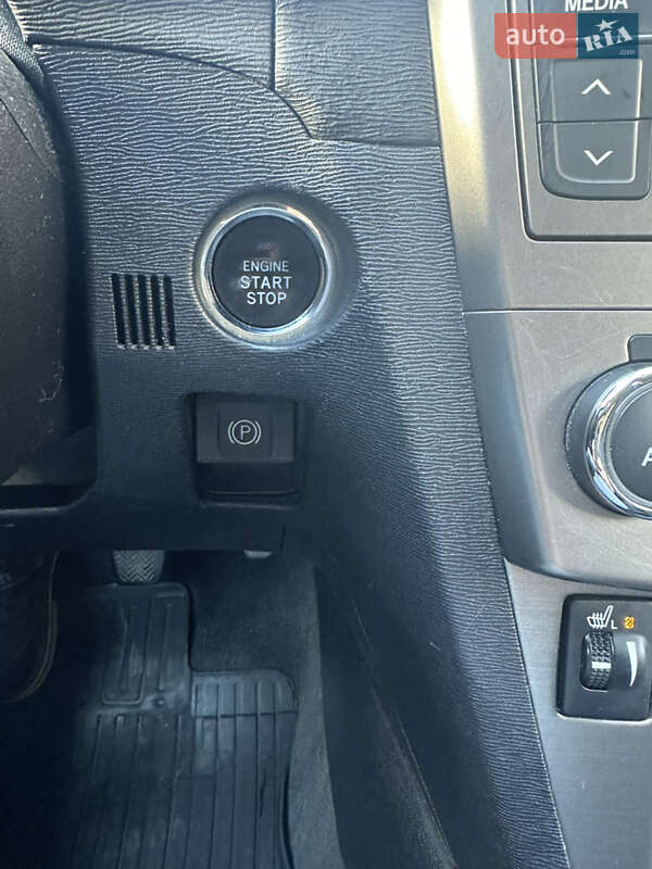 Універсал Toyota Avensis 2012 в Шепетівці