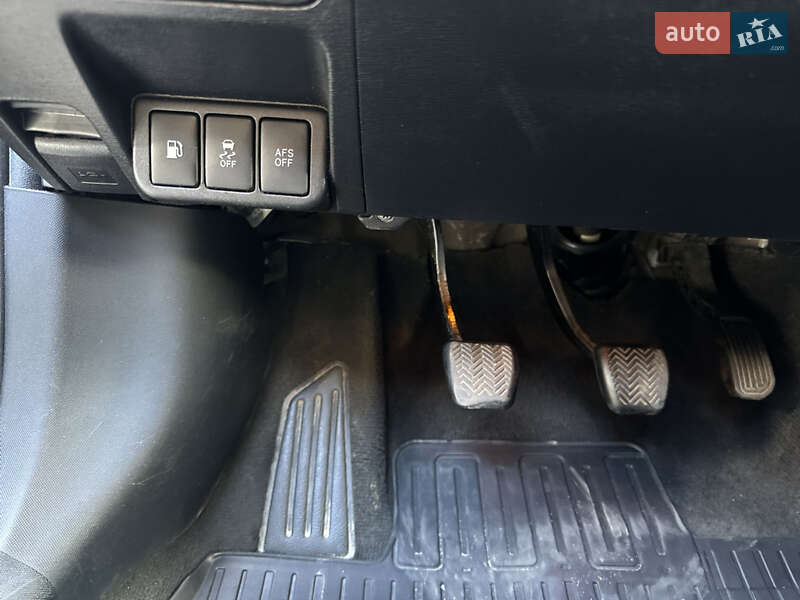 Універсал Toyota Avensis 2012 в Шепетівці