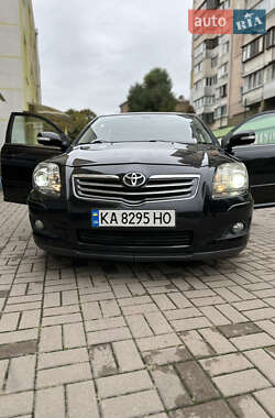 Седан Toyota Avensis 2008 в Києві