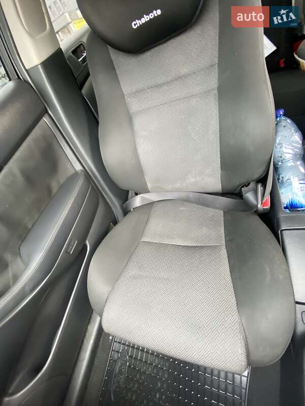 Седан Toyota Avensis 2007 в Киеве