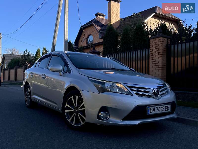 Седан Toyota Avensis 2012 в Александрие