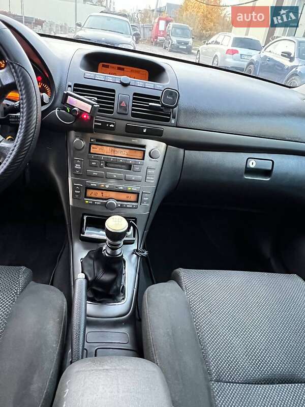 Универсал Toyota Avensis 2005 в Киеве