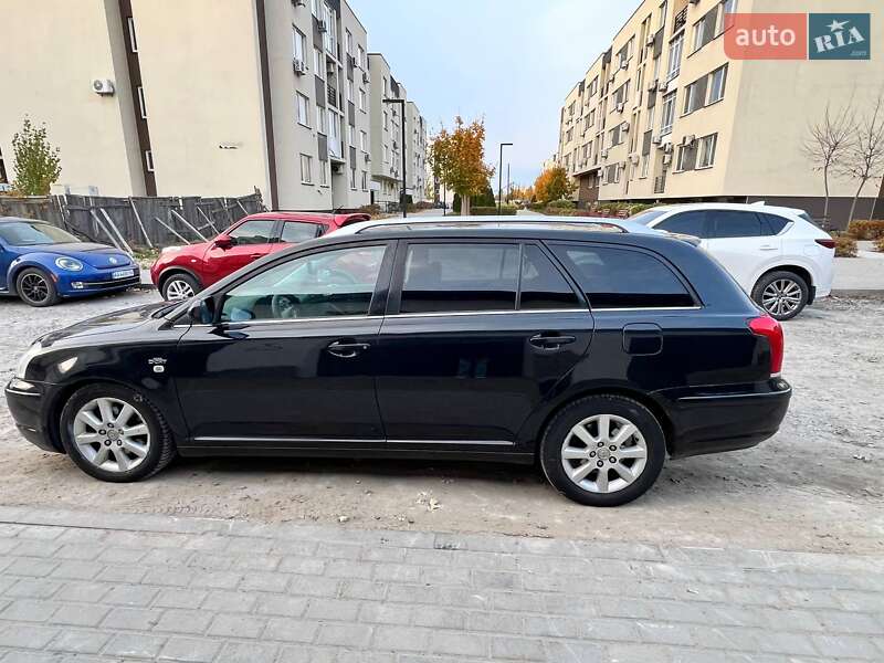 Универсал Toyota Avensis 2005 в Киеве