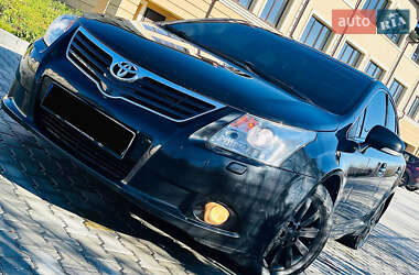 Седан Toyota Avensis 2009 в Трускавці