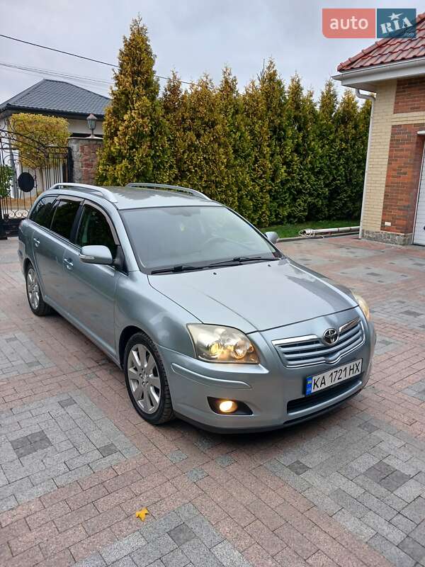 Універсал Toyota Avensis 2009 в Києві