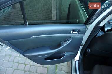 Седан Toyota Avensis 2007 в Львове