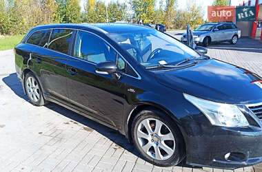 Универсал Toyota Avensis 2010 в Нововолынске