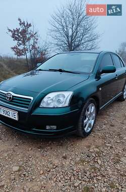 Лифтбек Toyota Avensis 2003 в Болехове