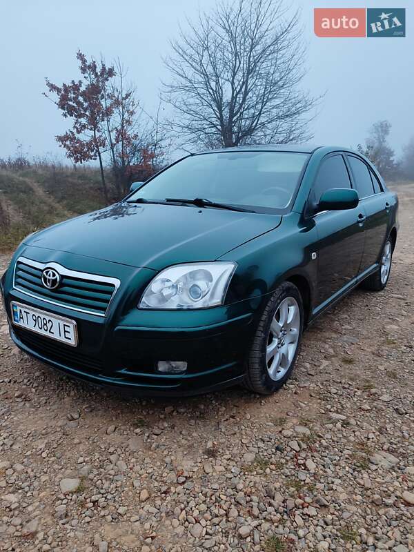 Ліфтбек Toyota Avensis 2003 в Болехові