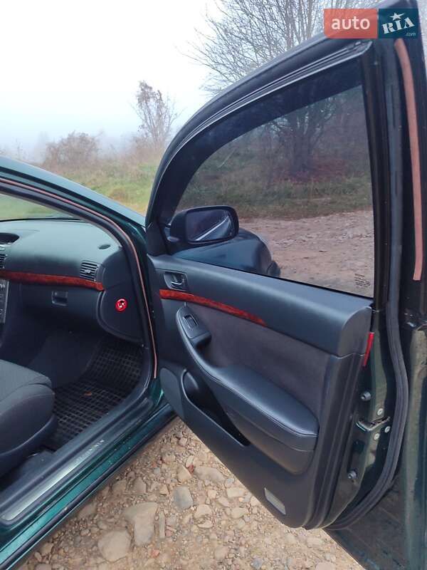 Ліфтбек Toyota Avensis 2003 в Болехові