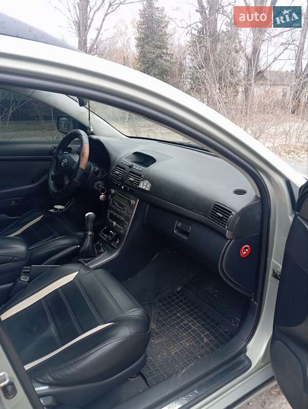 Универсал Toyota Avensis 2004 в Баре фото 9 Универсал Toyota Avensis 2004 в Баре