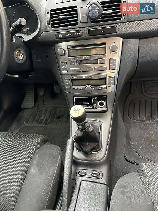 Универсал Toyota Avensis 2006 в Киеве