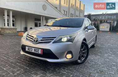 Седан Toyota Avensis 2013 в Коломые