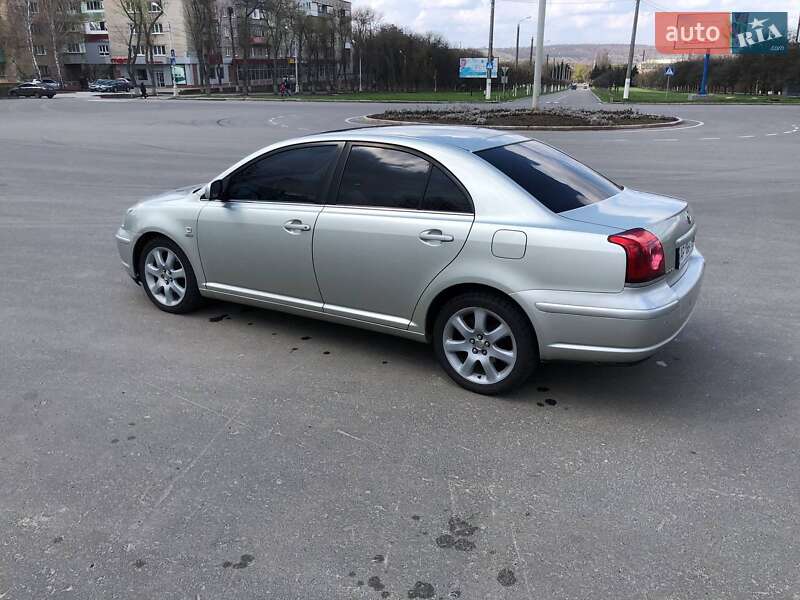 Toyota Avensis 2003