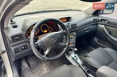 Седан Toyota Avensis 2004 в 