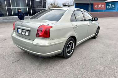 Седан Toyota Avensis 2004 в 