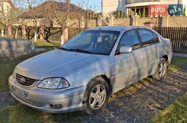 Седан Toyota Avensis 2002 в Ивано-Франковске