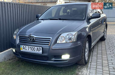 Седан Toyota Avensis 2003 в Иваничах