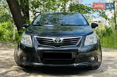 Седан Toyota Avensis 2012 в Ивано-Франковске