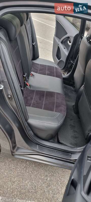 Седан Toyota Avensis 2012 в Броварах