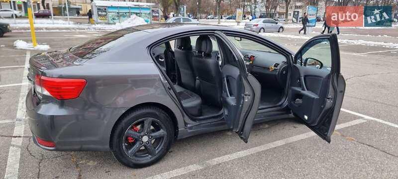 Седан Toyota Avensis 2012 в Броварах