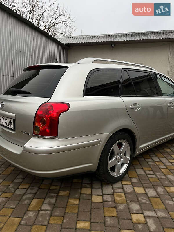 Универсал Toyota Avensis 2005 в Черновцах