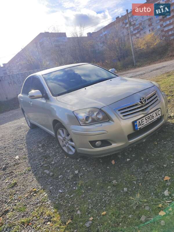 Седан Toyota Avensis 2006 в Дніпрі